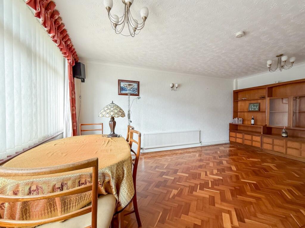 Lounge-Dining Room