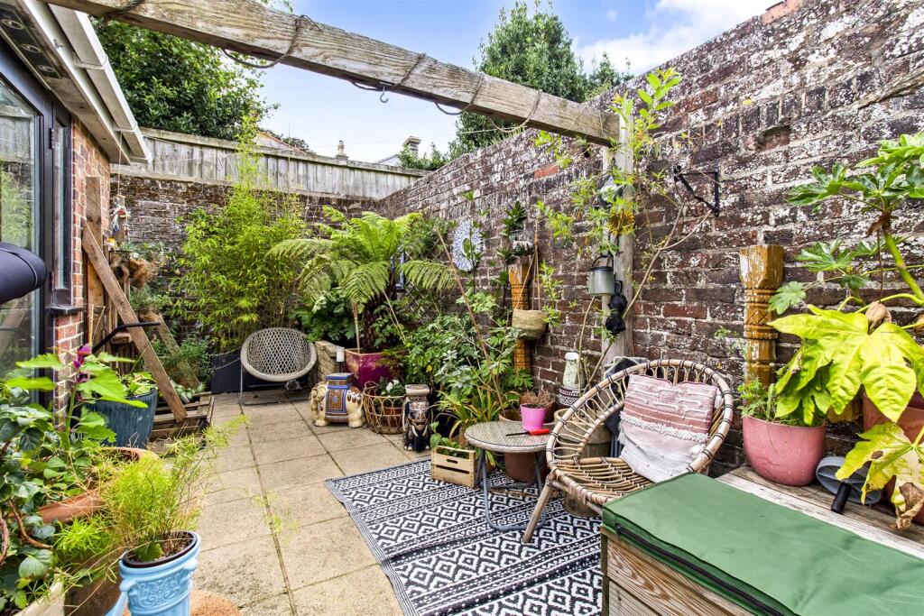 13c Tennyson Road_011.JPG