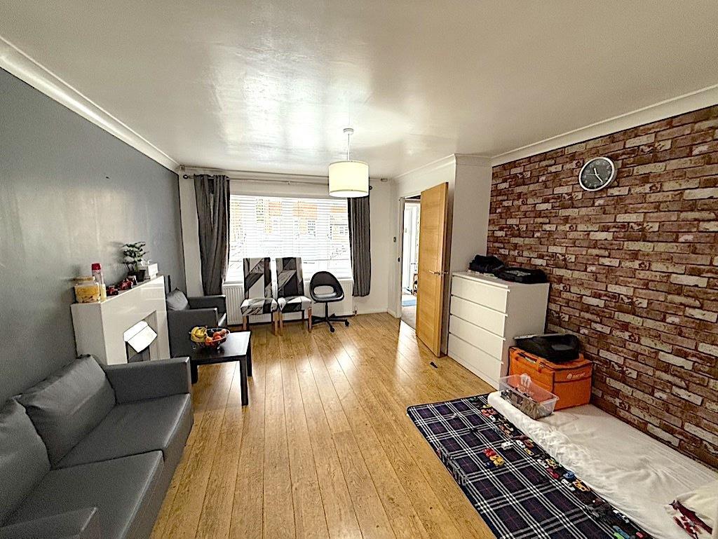 LIVINGROOM.jpg