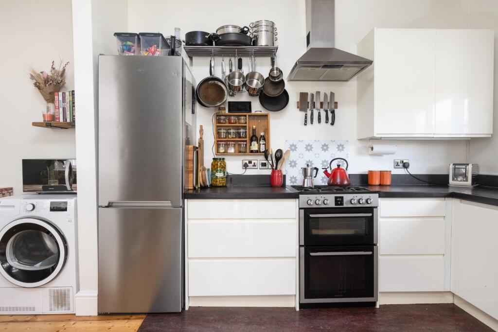 10 Kensington Park Road, BS4-12.jpg