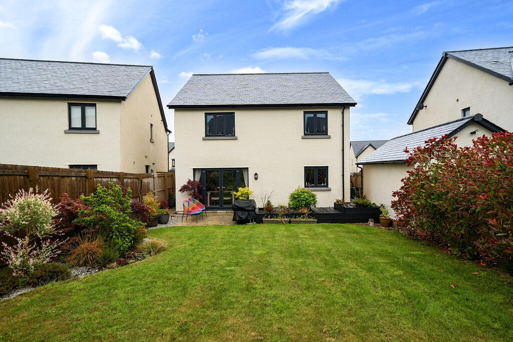 Rear Garden to re...