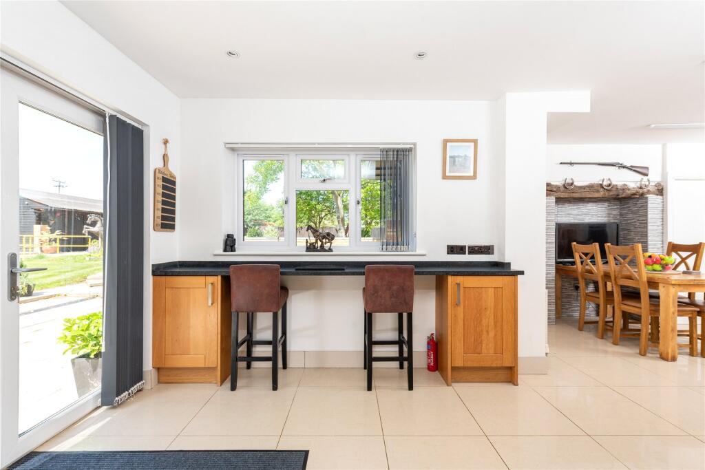 Kitchen/Breakfast Rm
