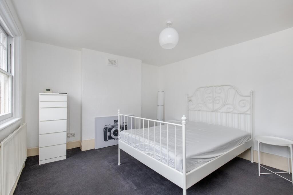 Englefield Road 1...