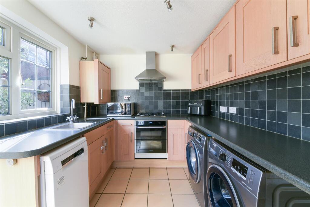 HAWTHORNE PLACE,  (7).jpg