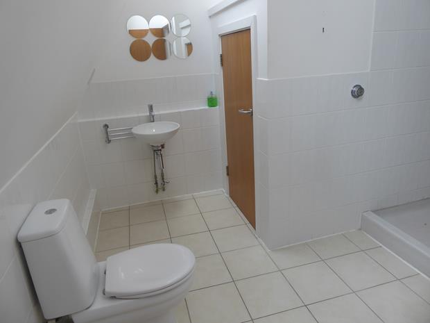 8SouthBuildingEnsuite