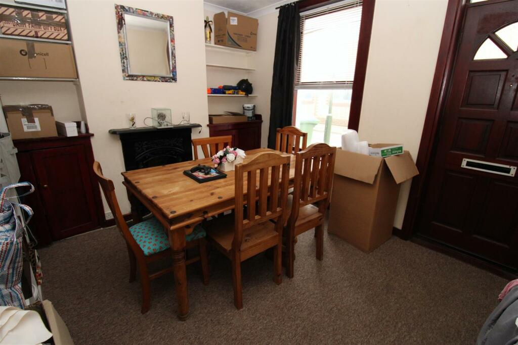 dining room.JPG