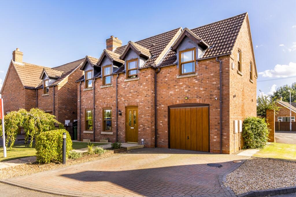 6 Abbey Gardens (Swineshead)-7