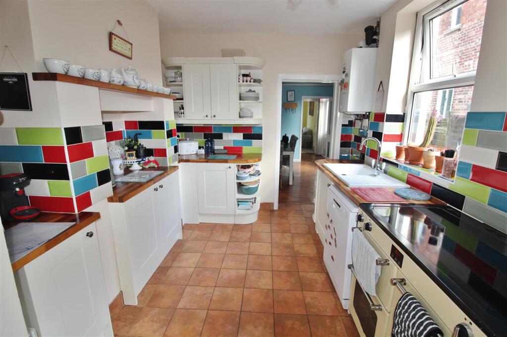 KITCHEN - Further