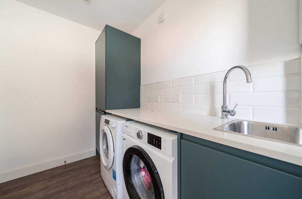 1389029-7-693ac0e...