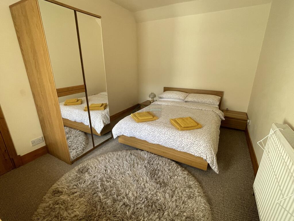 Bedroom 1a.JPG