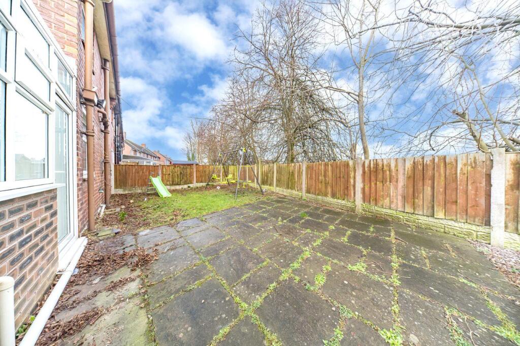 85 Bretherton  Road garden.jpg