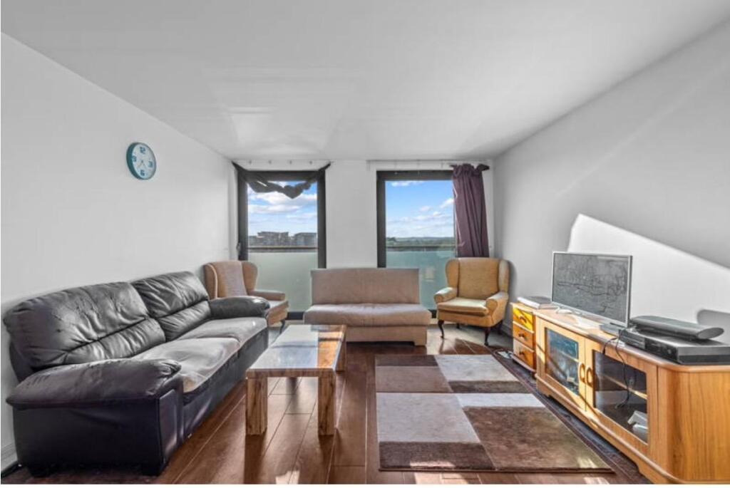 WhatsApp Image 2025-11-07 at 16.06.40 (7).jpeg