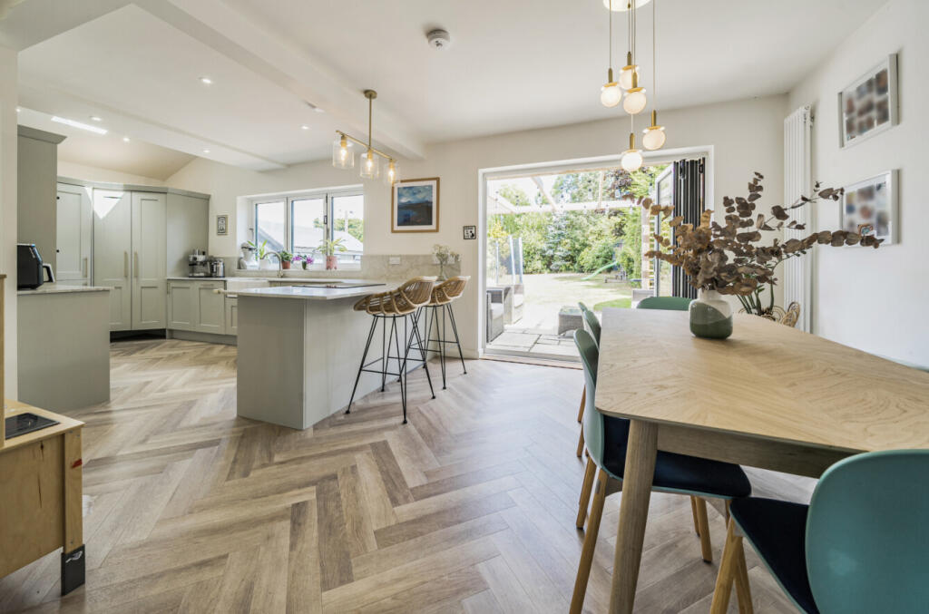 1312979-17-685b0c...