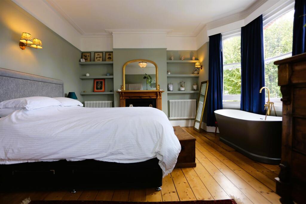 52 WALSINGHAM ROAD (16).JPG