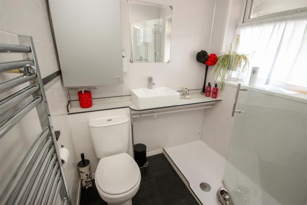Shower Room.jpg