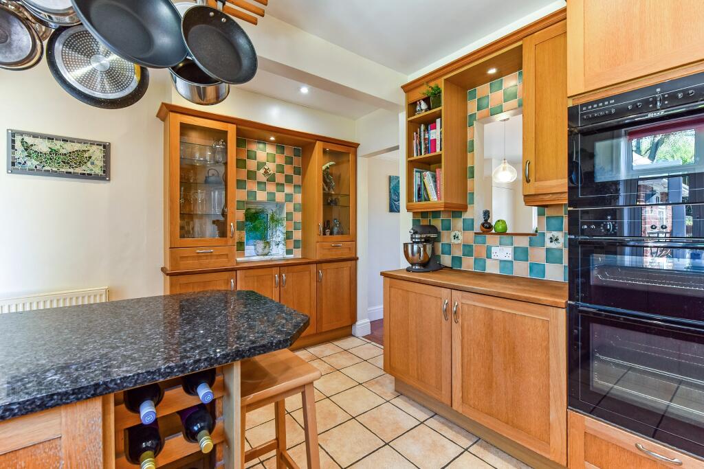 Kitchen/Breakfast Rm