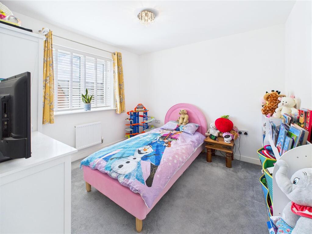 Harrier Way, Estate Agent, Burton on Trent (25).jp