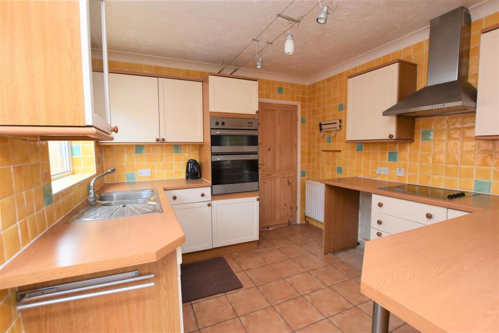 Kitchen..jpg
