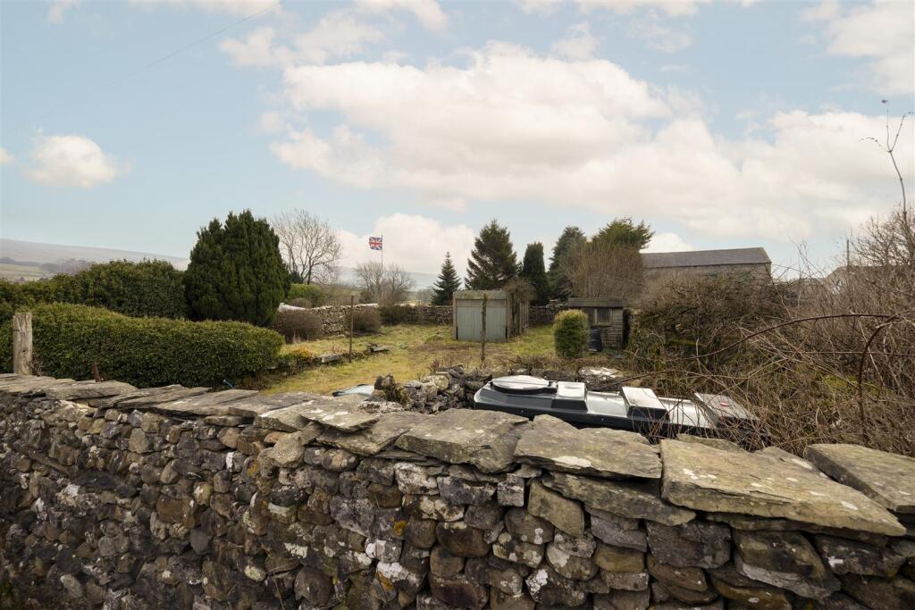 Divorced Garden &amp; Parking