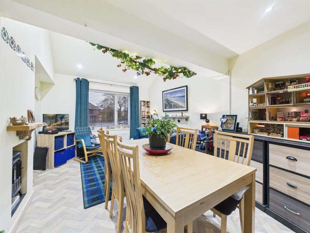 BEDROOM FOUR/DINING ROOM