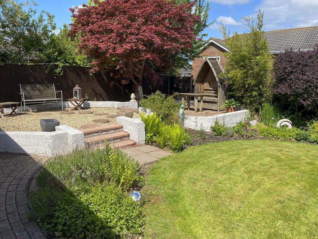 TNo14Garden-02 (0...