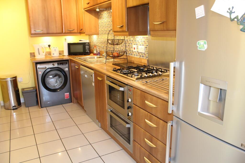 Fitted Kitchen Picture 2