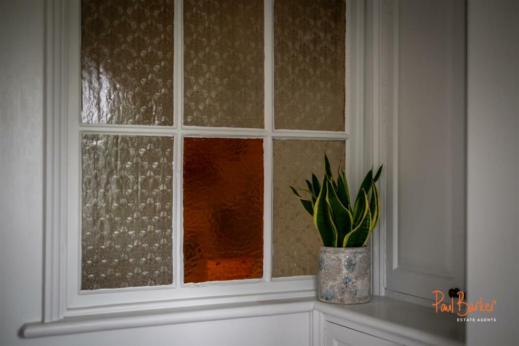 241028 - 61 Carlisle Avenue, St Albans - 40 [WM].j