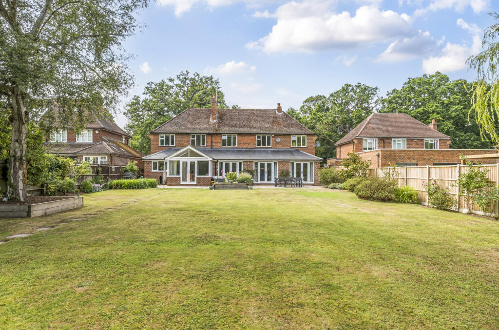 1329204-5-688399e...