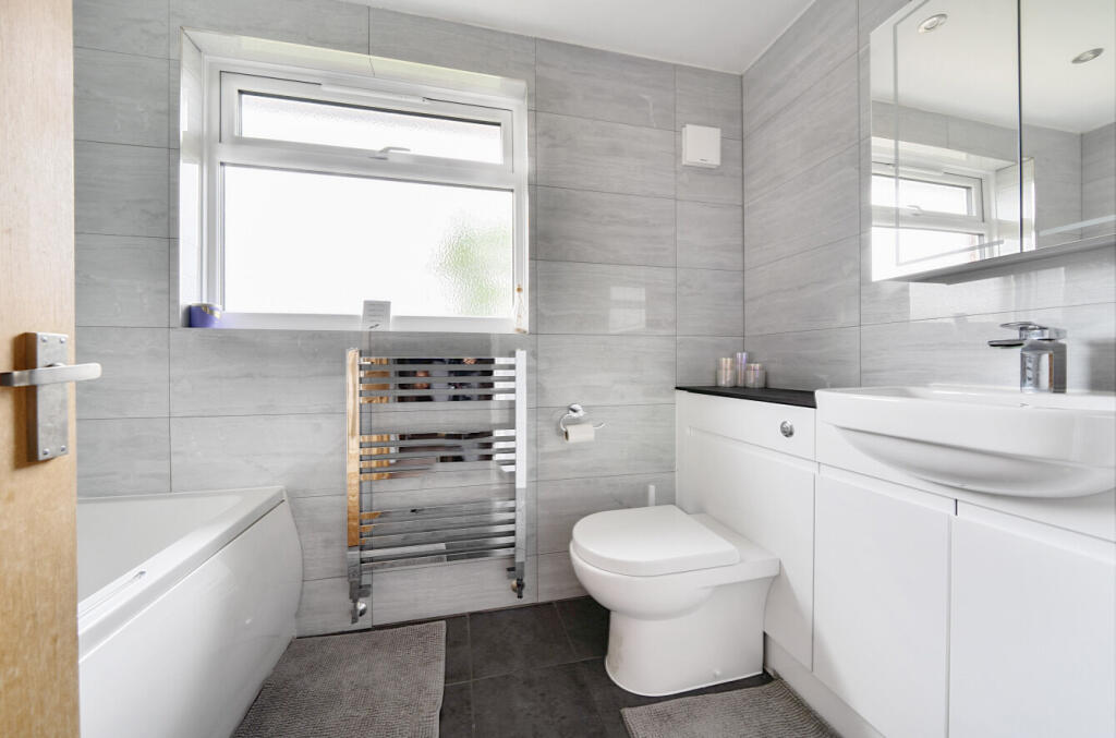 1305289-10-6847fe...