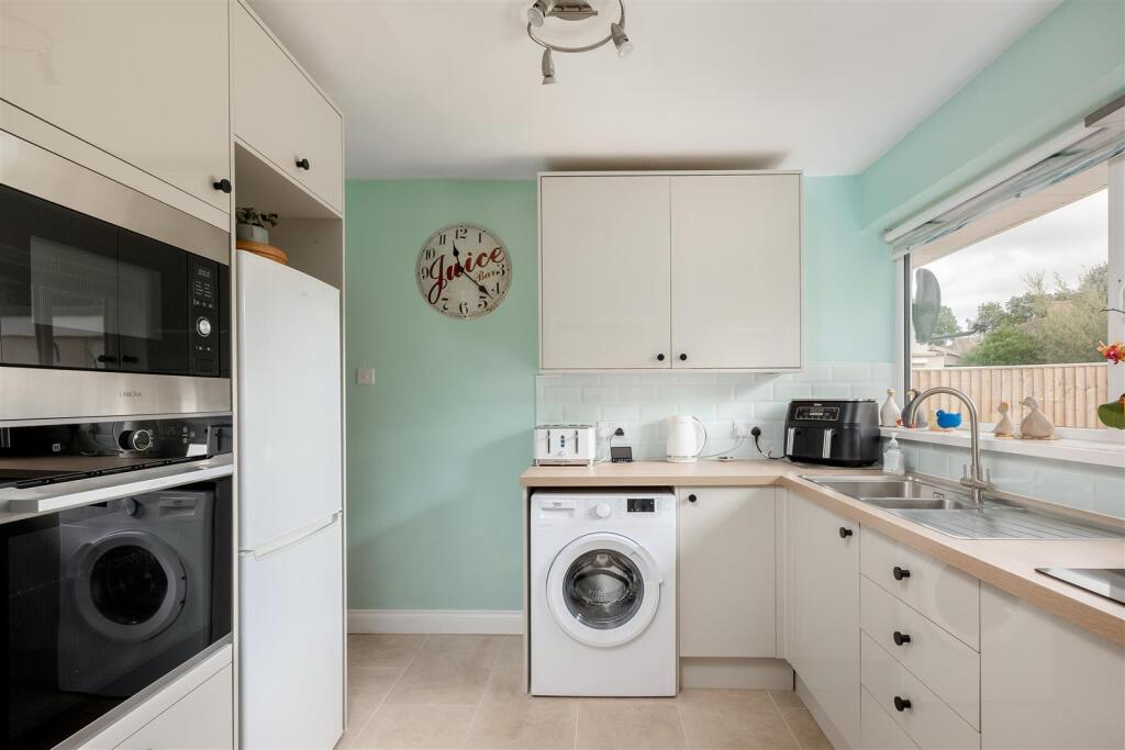 26 Elm Crescent-1682-4.jpg