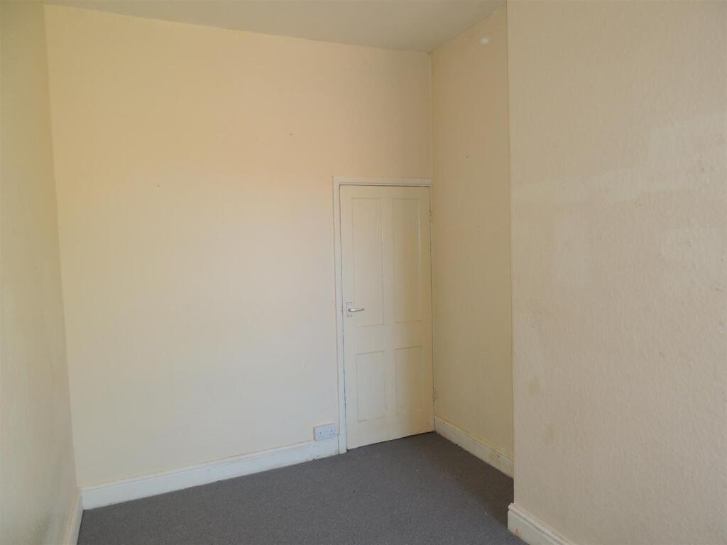 REAR BEDROOM