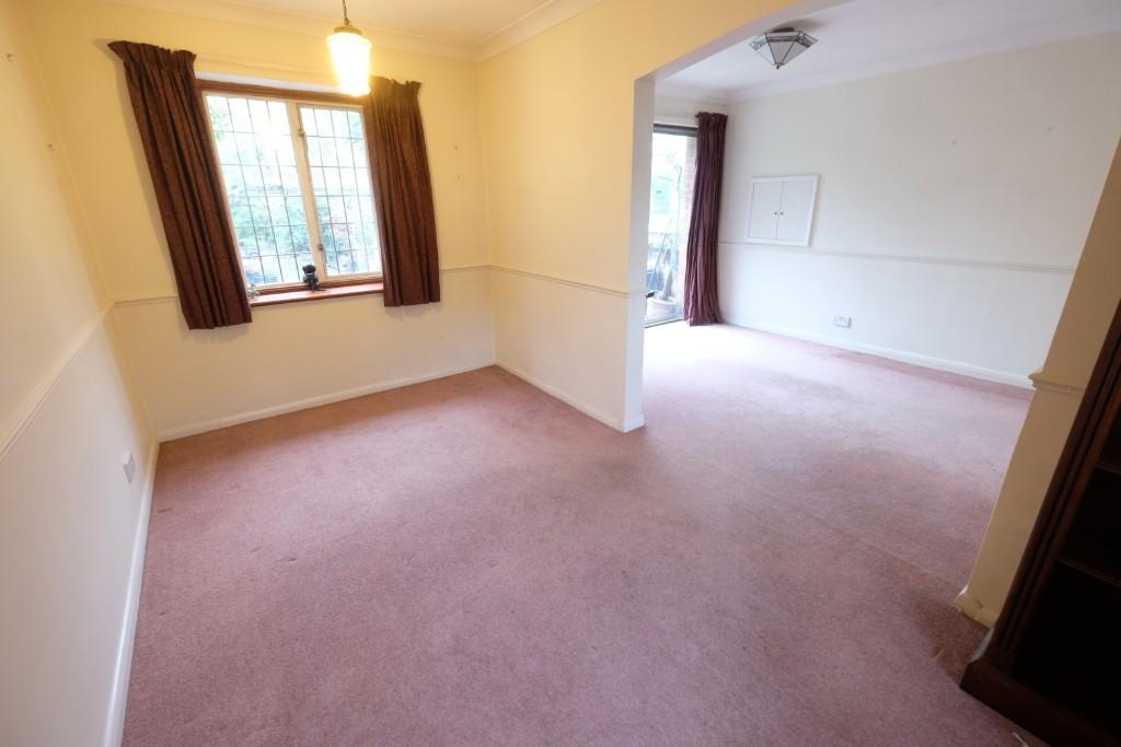 SITTING/DINING ROOM