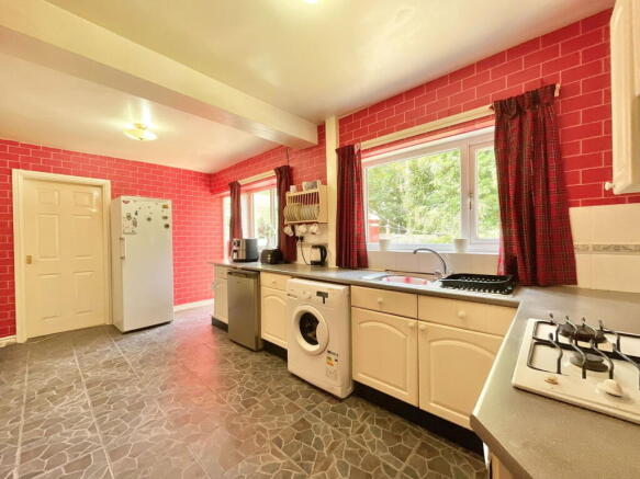 47862 S1329414 IMG 04 0000 Max 656x T202510021605.jpeg