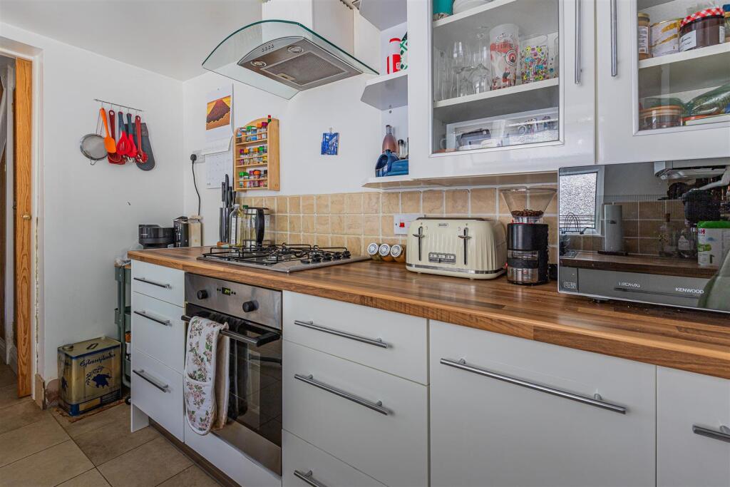 Plasnewydd Road 19-14.jpg