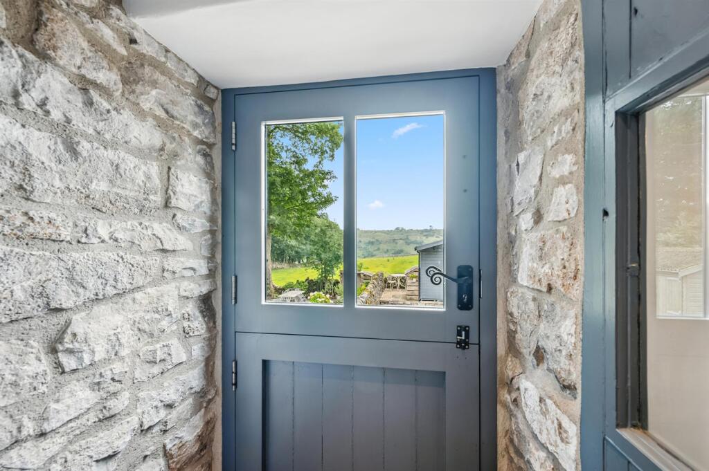 Saxton Mee 7 Litton Slack 0030.jpg