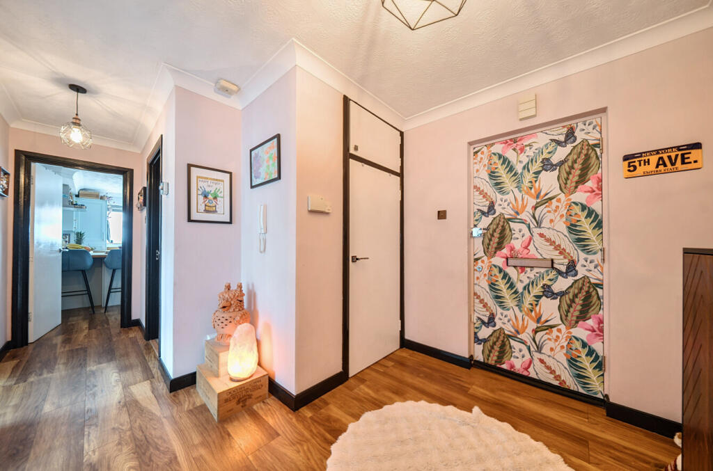 1326797-4-687e2d9...