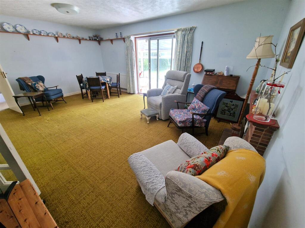 Living Area.jpg
