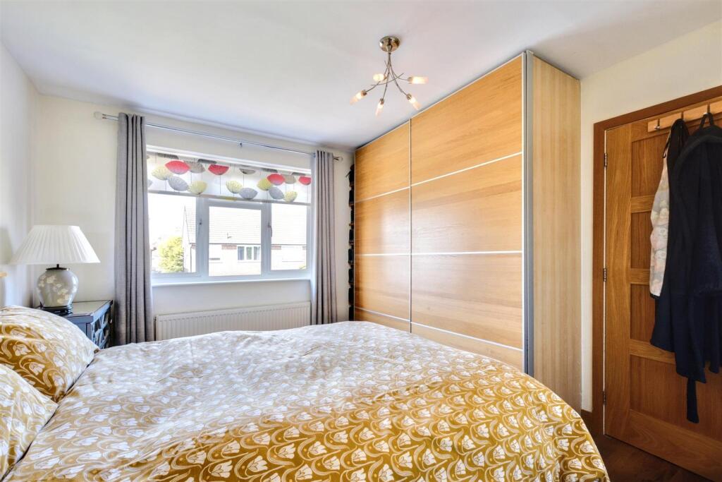 Bedroom 1_2.jpeg