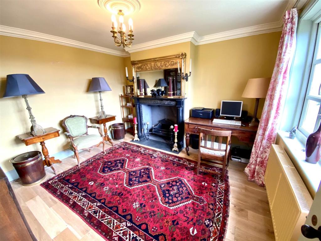 FAMILY ROOM/STUDY