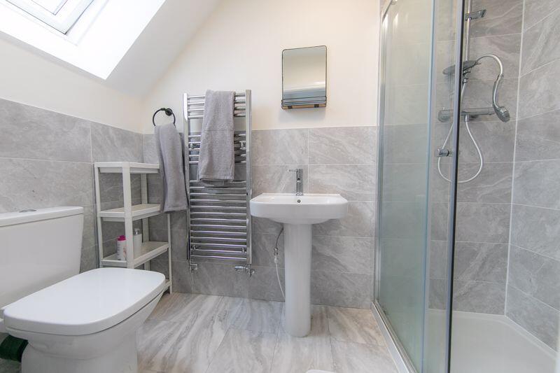 Bedroom 1 en-suite
