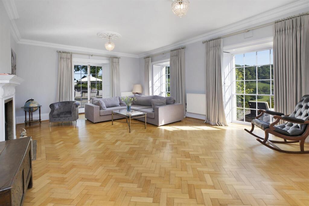 trafalgarbarton drawing room155.jpg