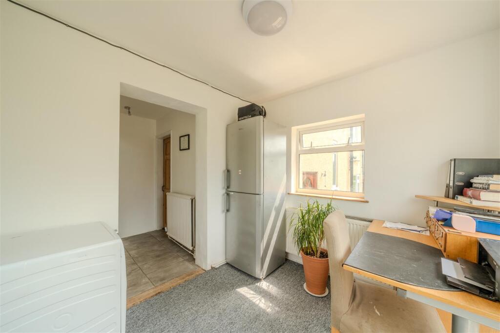 19 Lyneholmes Rise-157.jpg