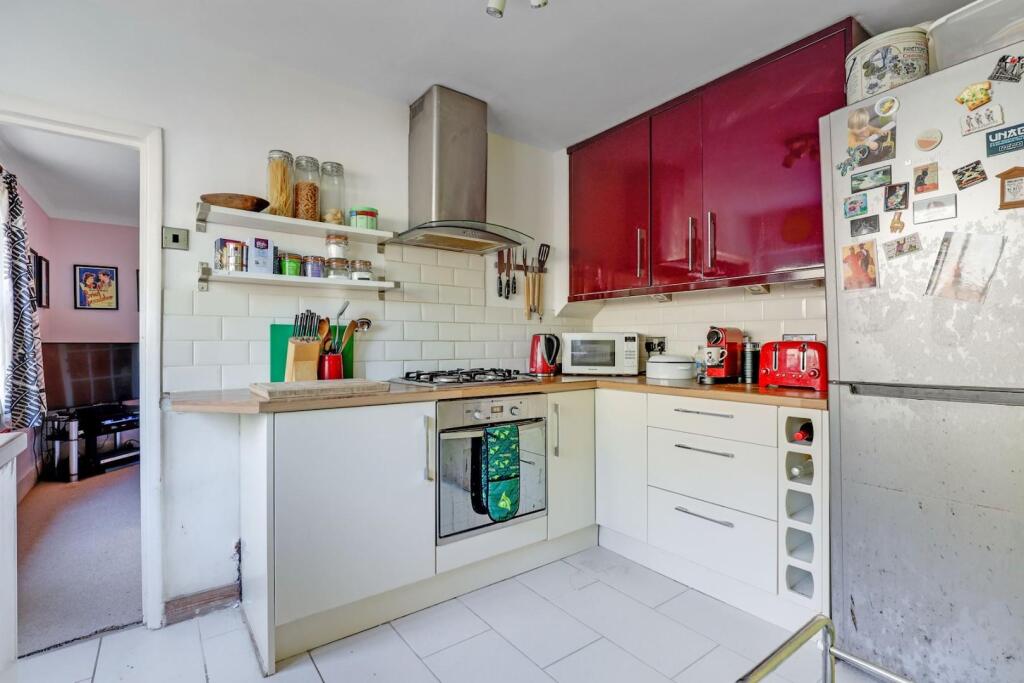 11-bcc4JHPropWorld - 72 Knighton Park Road -31-med