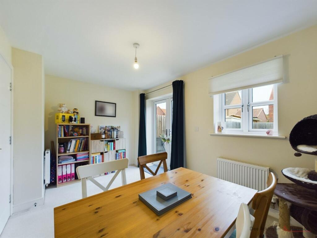 Lounge/Dining Room