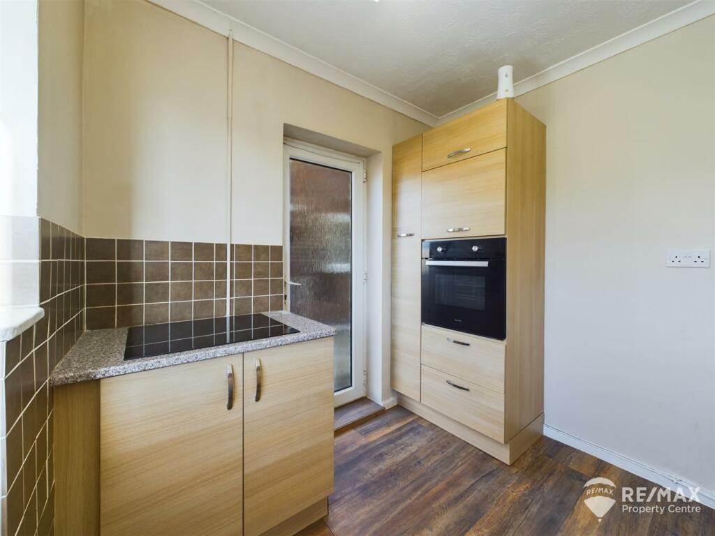 Kitchen (3).jpg