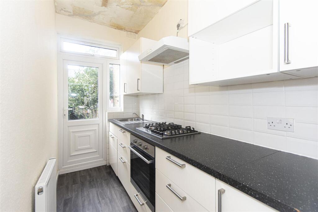 Gassiot Road SW17 (9).jpg