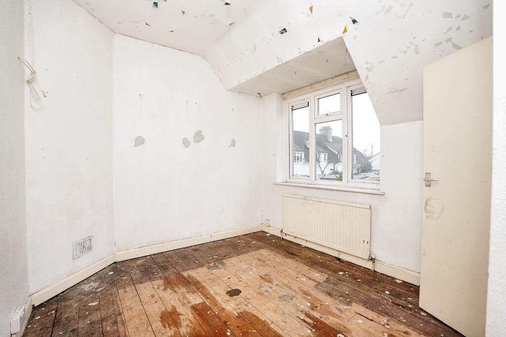82 Woodlands Road, Chippenham, Wiltshire, SN14 0HG