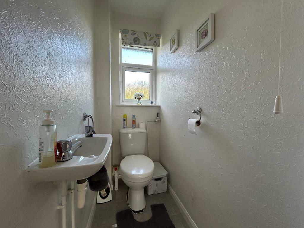 SEPARATE WC