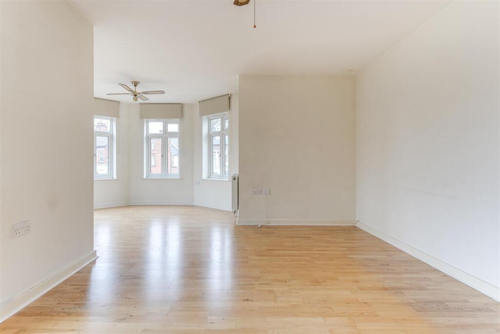 3 Pasters Court-2.jpg