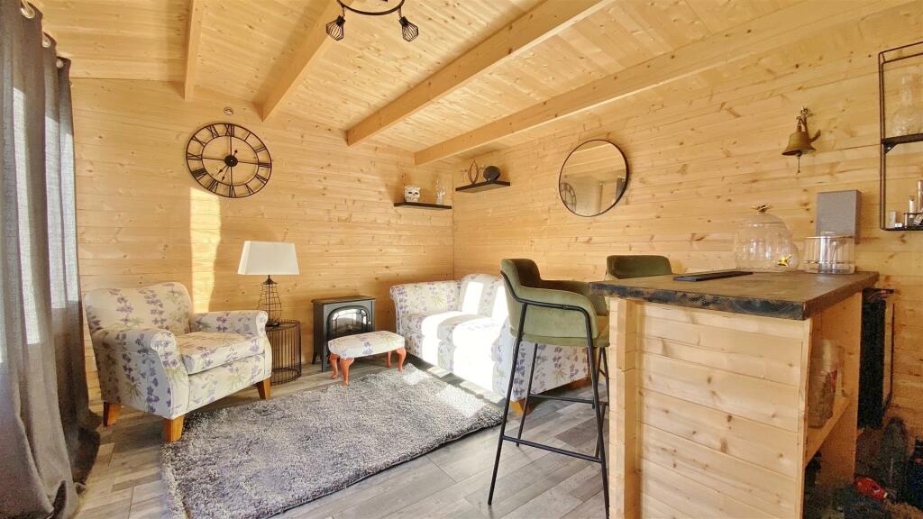 Summer House/Bar